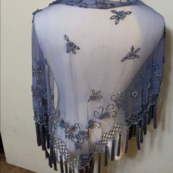 Beautiful blue shawl with tassels - Picture 2 of 6
